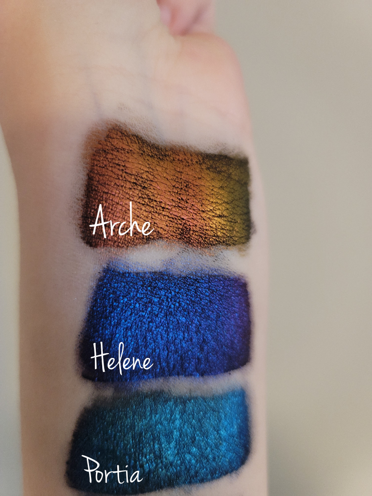Multichrome eyeshadow singles